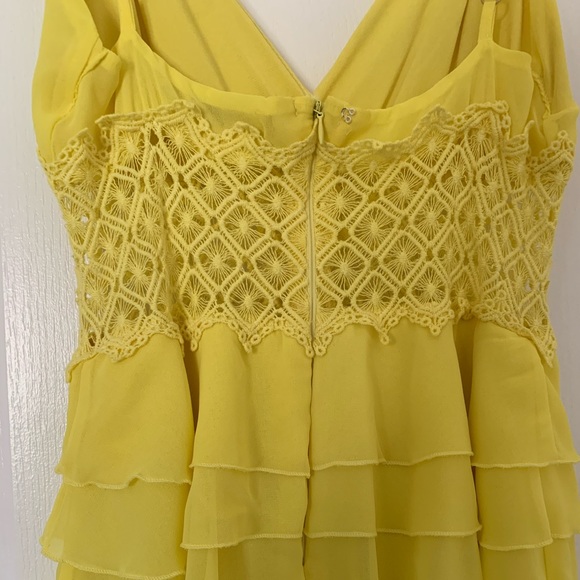 Rinascimento full-length frilled yellow dress- Size US S - Picture 5 of 6